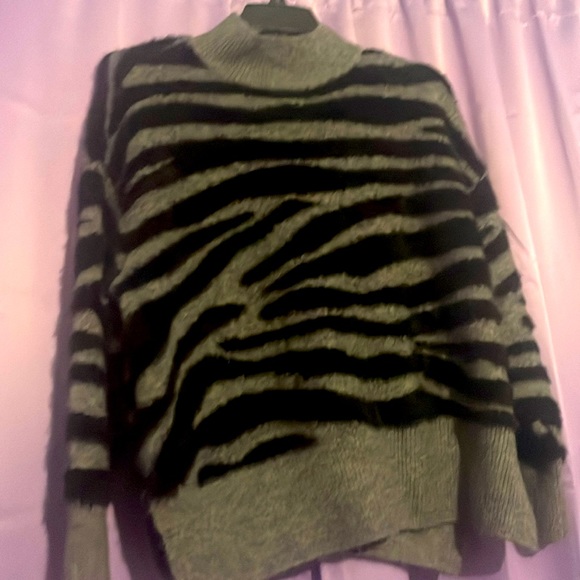 It was a gift I’ve outgrown .Needs to be brought back to life. - Picture 1 of 2